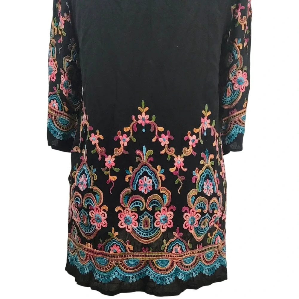 Karen Kane Black Embroidered Tunic Floral Top 3/4 Sleeve Made In USA Size M - Picture 6 of 11